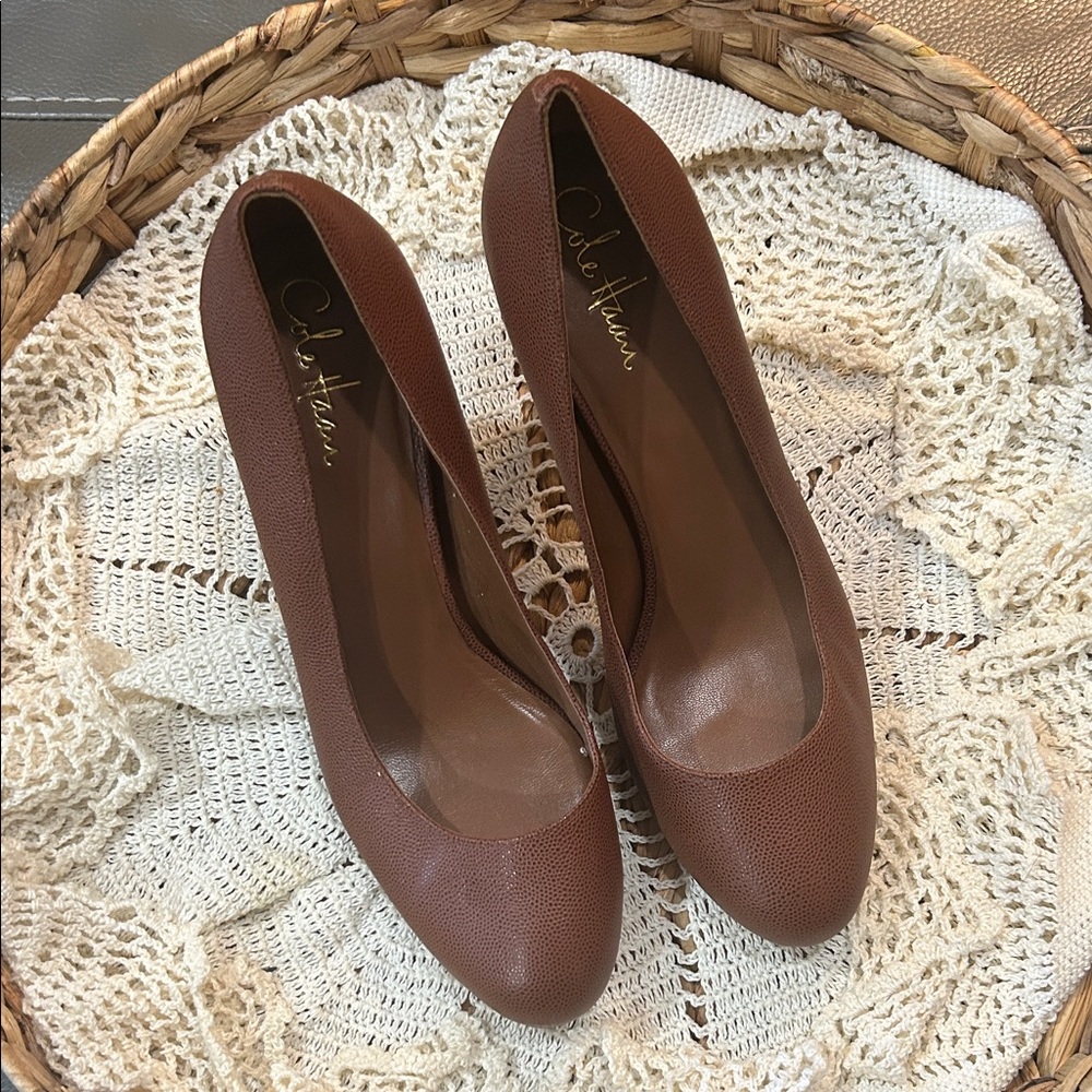 Cole Haan Nike Air Women's Brown Heels. 4”. Size 10